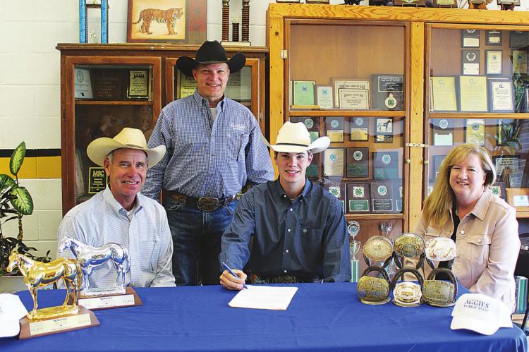 Seimer signs with MSC Rodeo team...