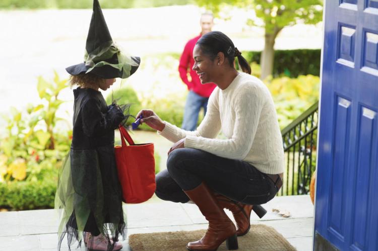 Trick-or-treat food safety tips for halloween
